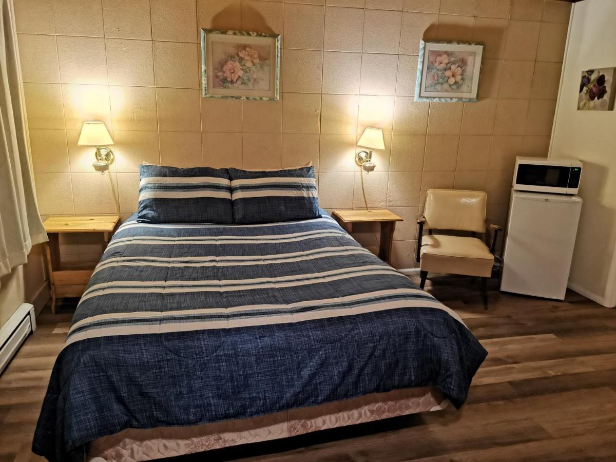 The Cedars Motel プリンストン エクステリア 写真